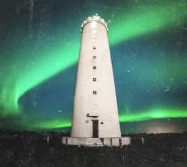 Auroras boreales hipnotizantes pintando el cielo de Islandia.