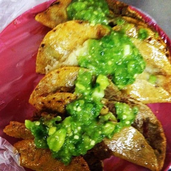 Street food (Tacos de Canasta