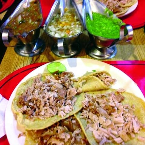 Street food (Tacos de carnitas)