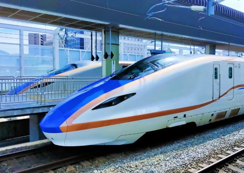 Maintain silence on trains