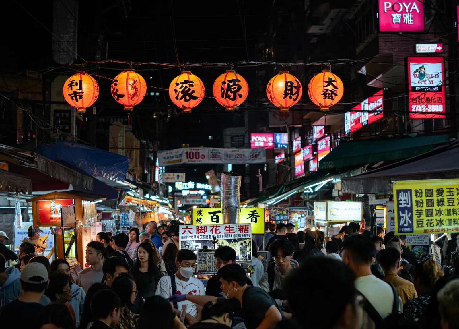 Night markets and small eateries still want cash