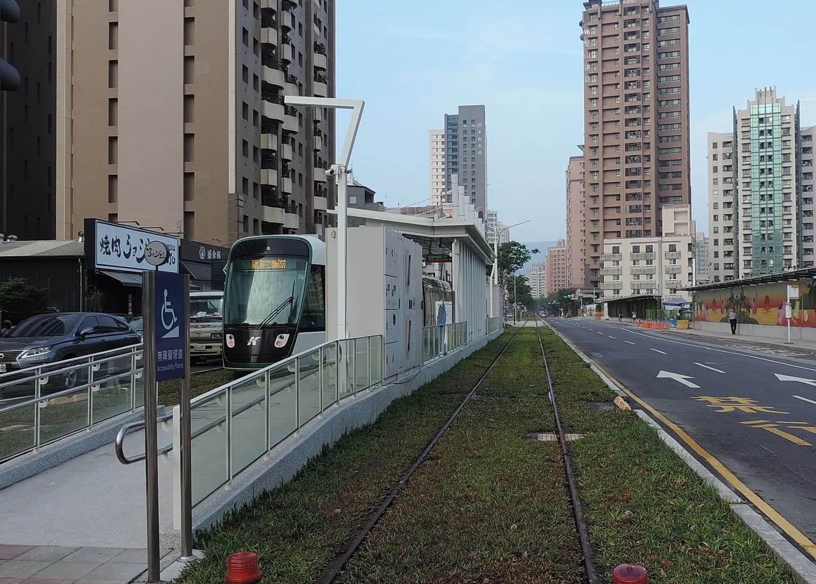 Use the Circular Light Rail to link the harbor sights